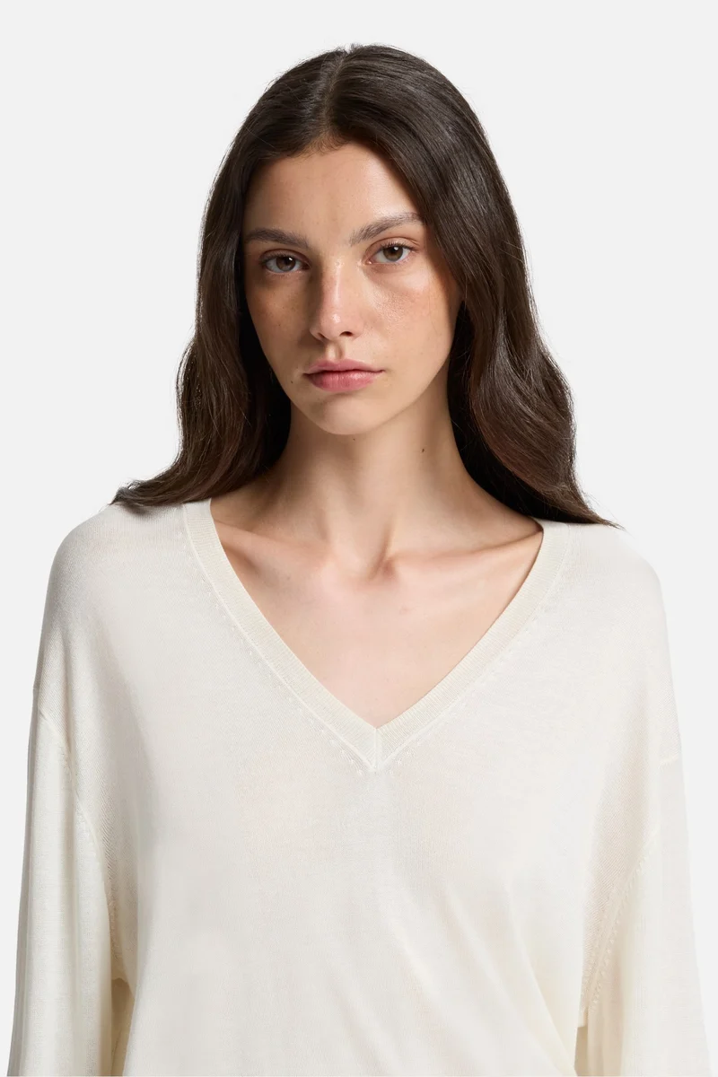 Silk Blend V-Neck Pullover in Ivory