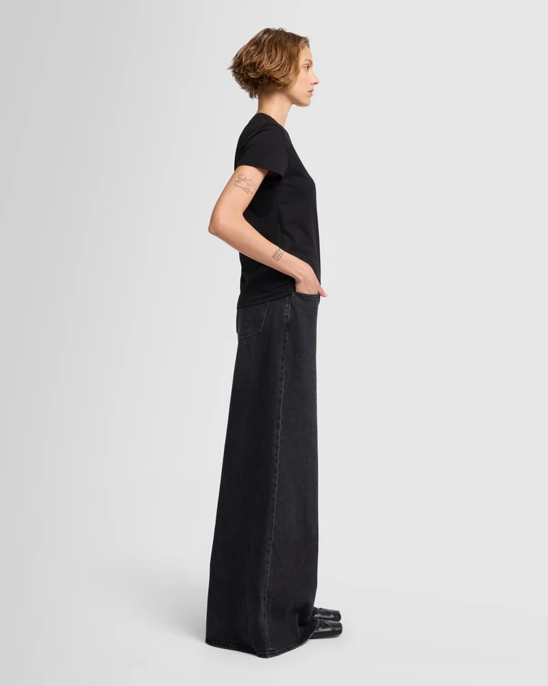 Basic Tee in Black