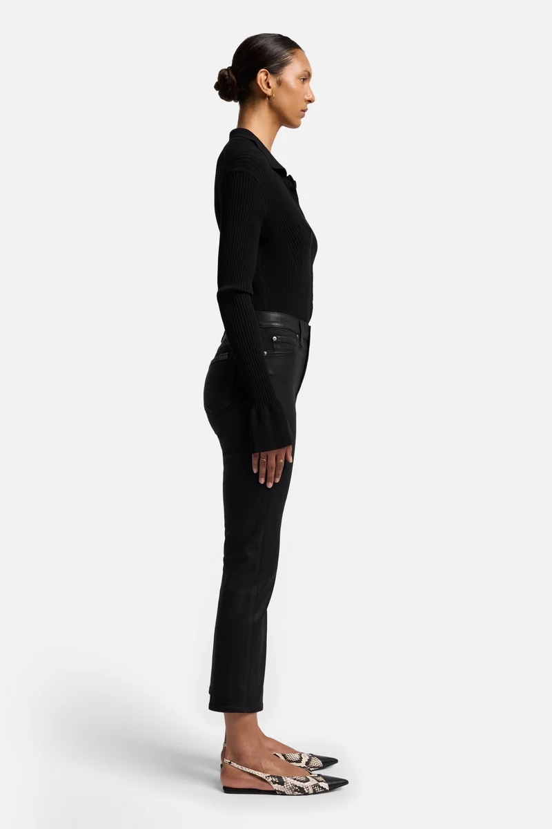 High Waist Slim Kick in Coated Black