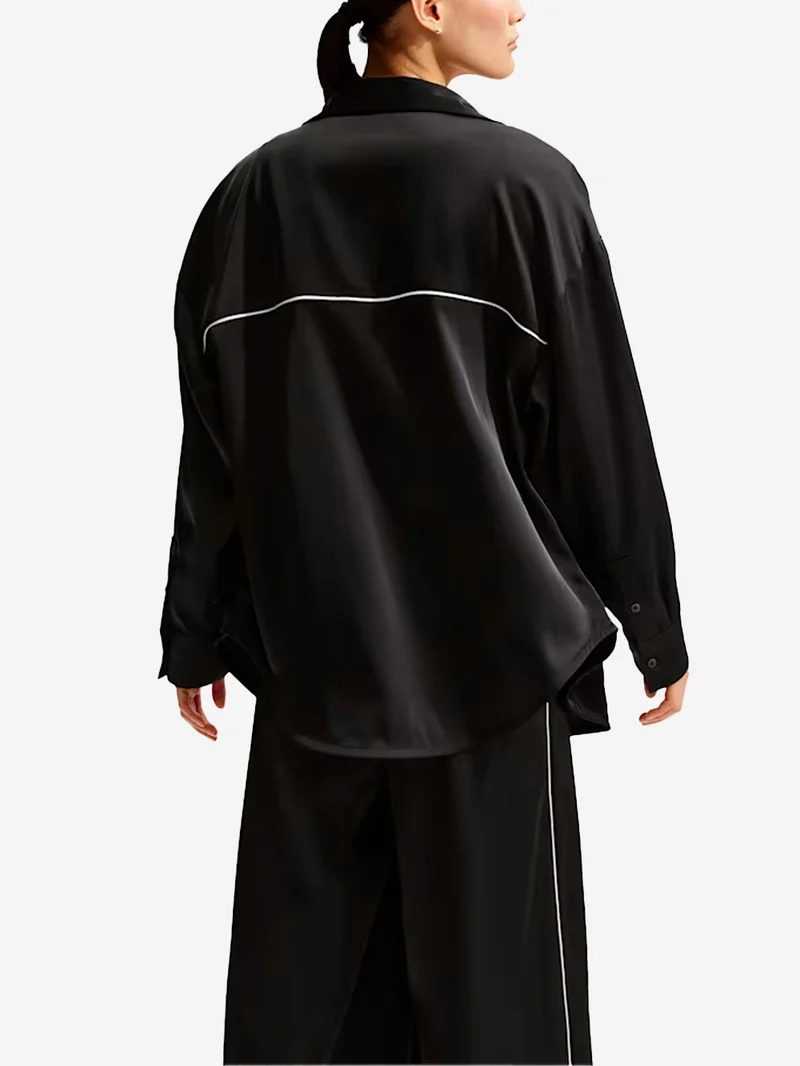 Camicia oversize satinata nera con piping