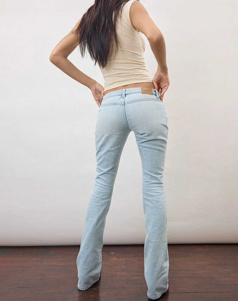 Flare-Jeans mit extrem niedriger Leibhöhe in Himmelblau