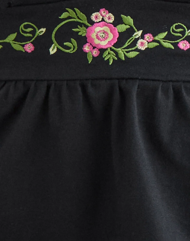 Yahop-Top in Schwarz mit geschwungener Blumenstickerei