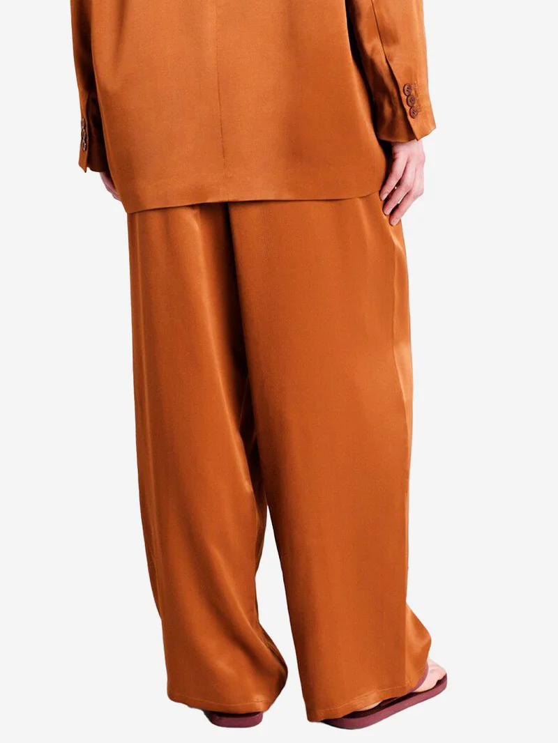 Pantaloni morbidi in viscosa cannella