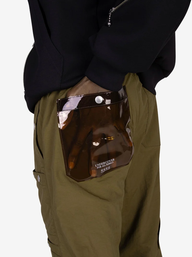 Pantaloni multitasche