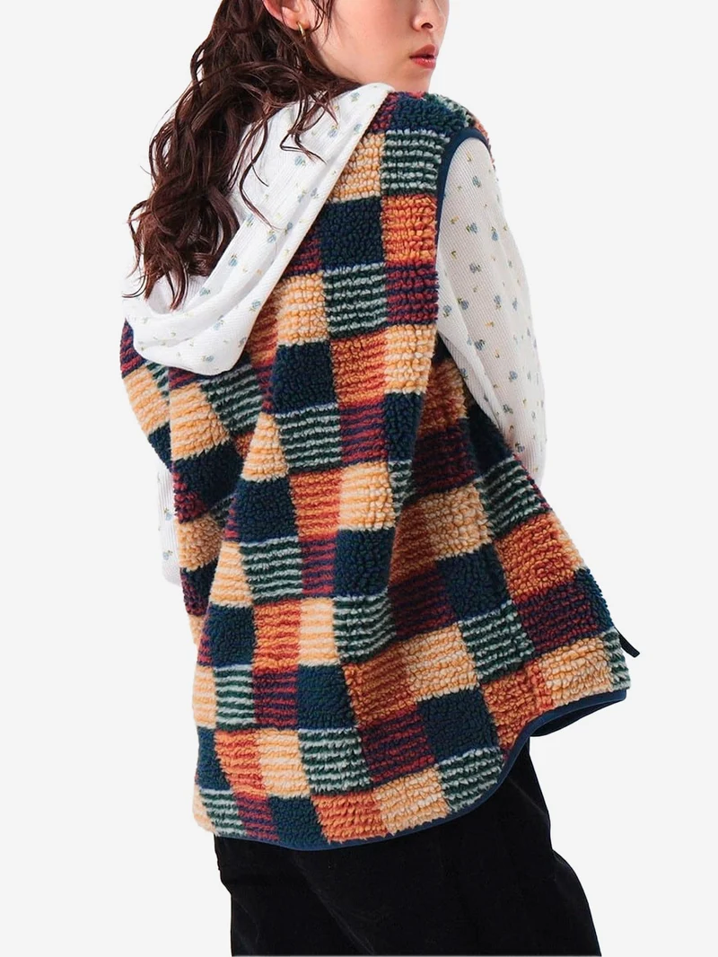 Gilet in pile con jacquard a patchwork