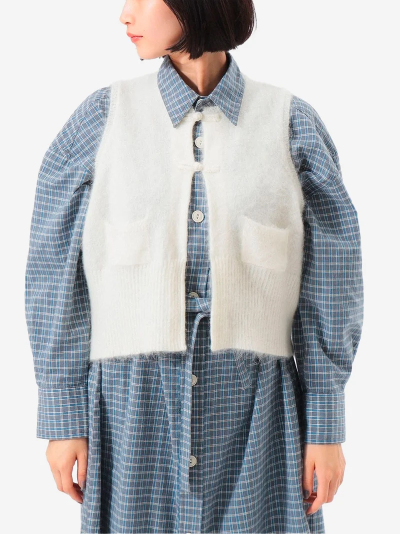 Gilet bianco in misto mohair con bottoni cinesi