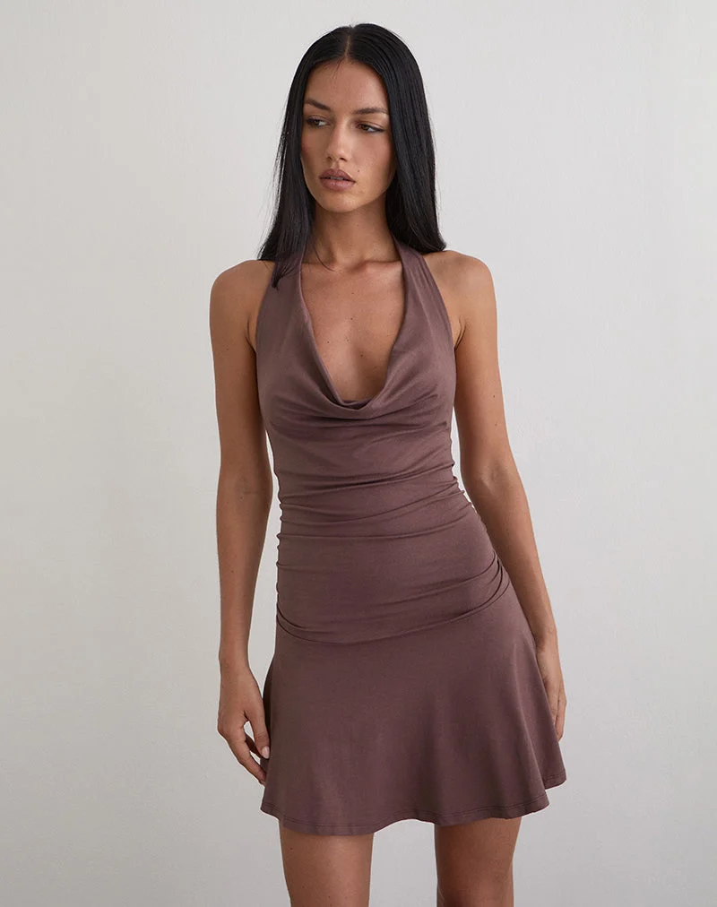 Eutalia Cowl Neck Neckholder Kleid in Deep Taupe