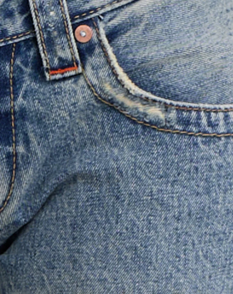 Zerrissene Jeans mit niedrigem Schritt und verdrehter Naht in True Blue