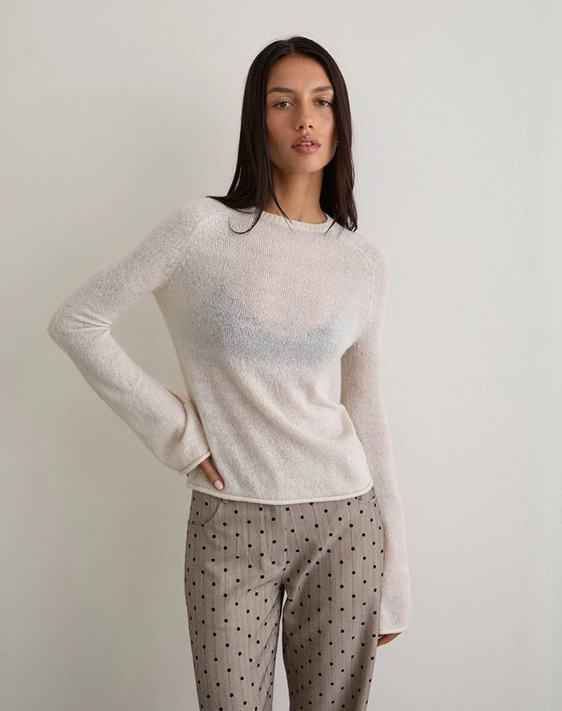 Kaleo Rollsaum-Pullover in Ecru gestrickt