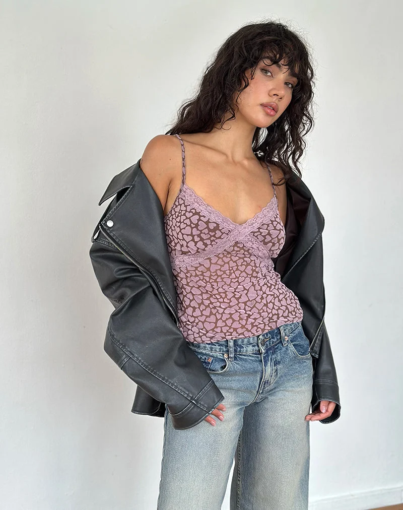 Alcesta Top aus braunem Flockmesh mit rosa Herzdruck