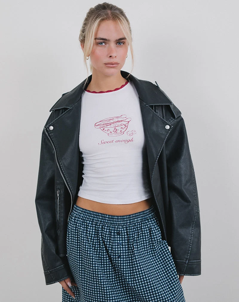 Zyzy Baby Tee in Weiß mit Sweet Enough Grafik