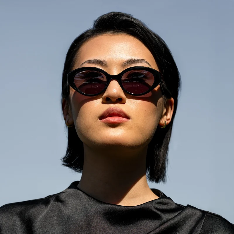 Isabel Bernard La Villette Rosaire Schwarz Oval Sonnenbrille IB400002-01-01