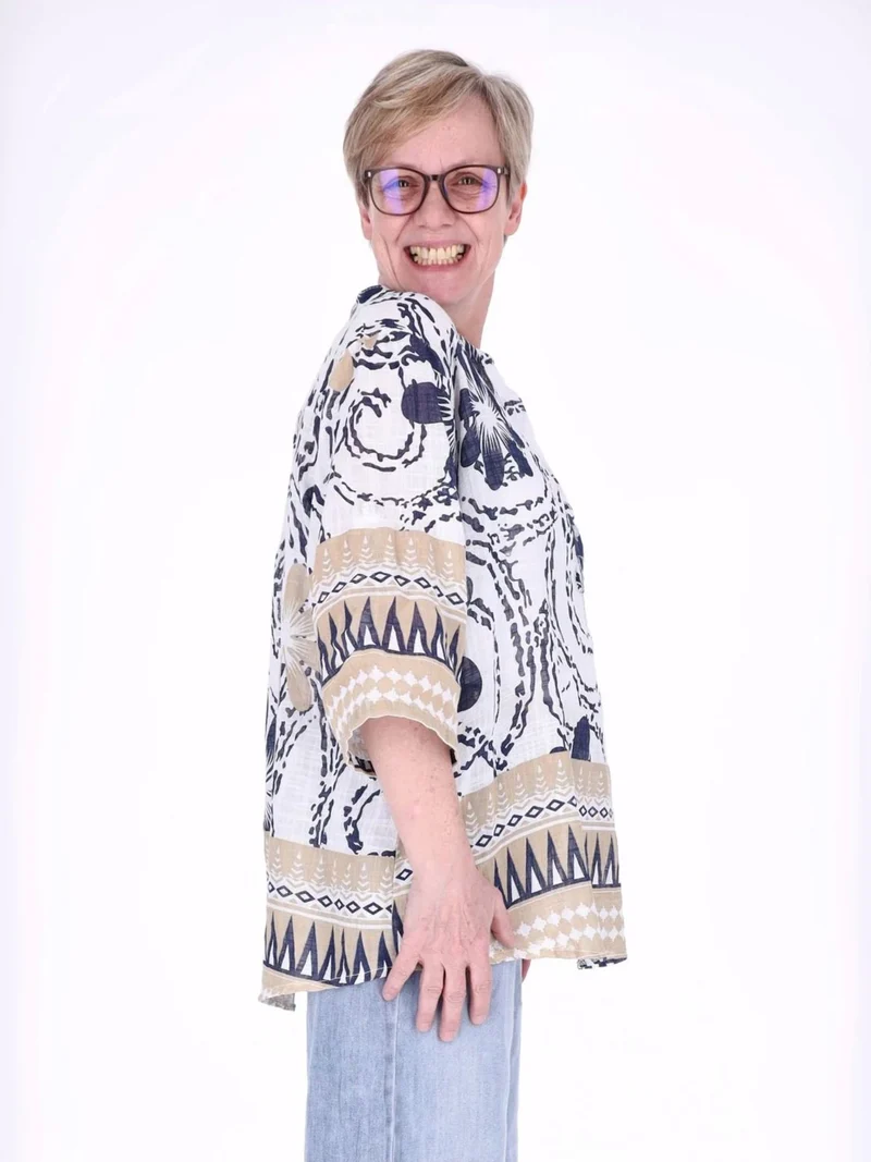 Damen Blusenshirt mit Allover-Print und 3/4-Krempelärmeln – Weiß