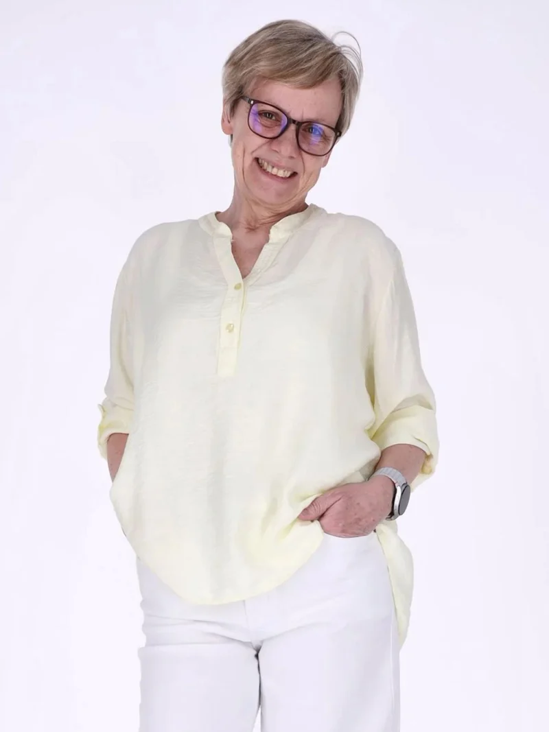 Damen Blusenshirt aus Viskose mit Krempelärmeln und Knopfleiste – Hellgelb