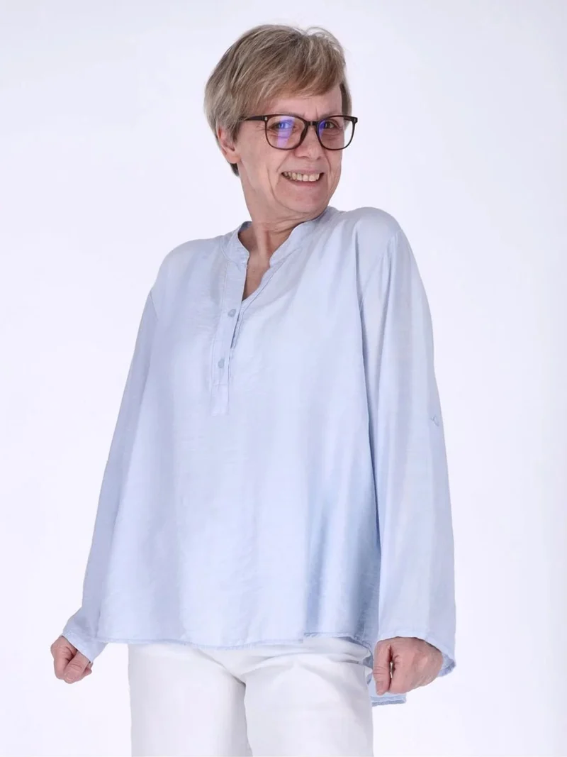 Blaues Damen Blusenshirt aus Viskose mit Krempelarm & Knopfleiste