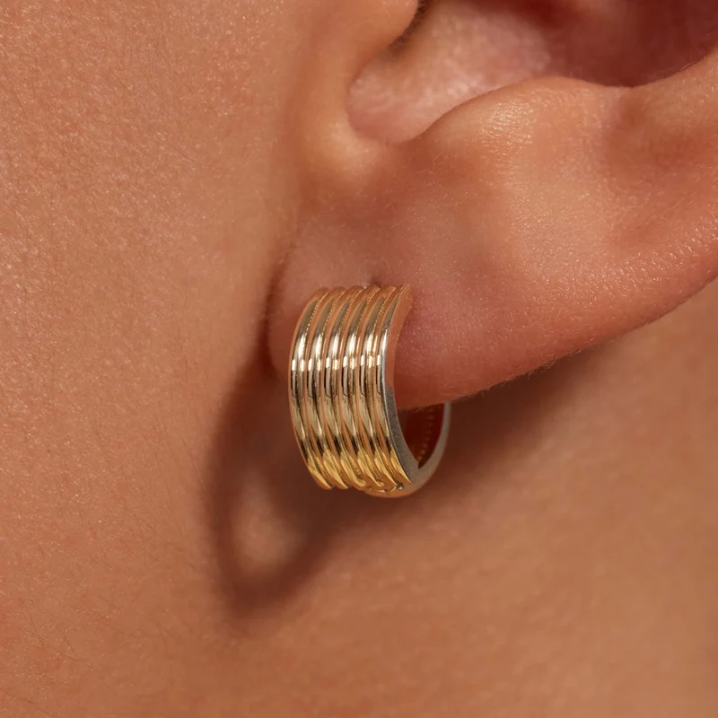 Beloro Jewels La Rinascente Amelie 9-karätige Goldreifen-Ohrringe BO360107