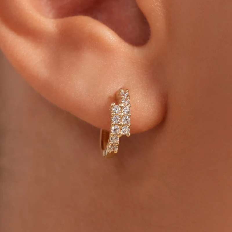 Beloro Jewels Monte Napoleone Joley 9 Karat Gold Creolen mit Zirkonia-Steinen (9,7 mm) BO360117